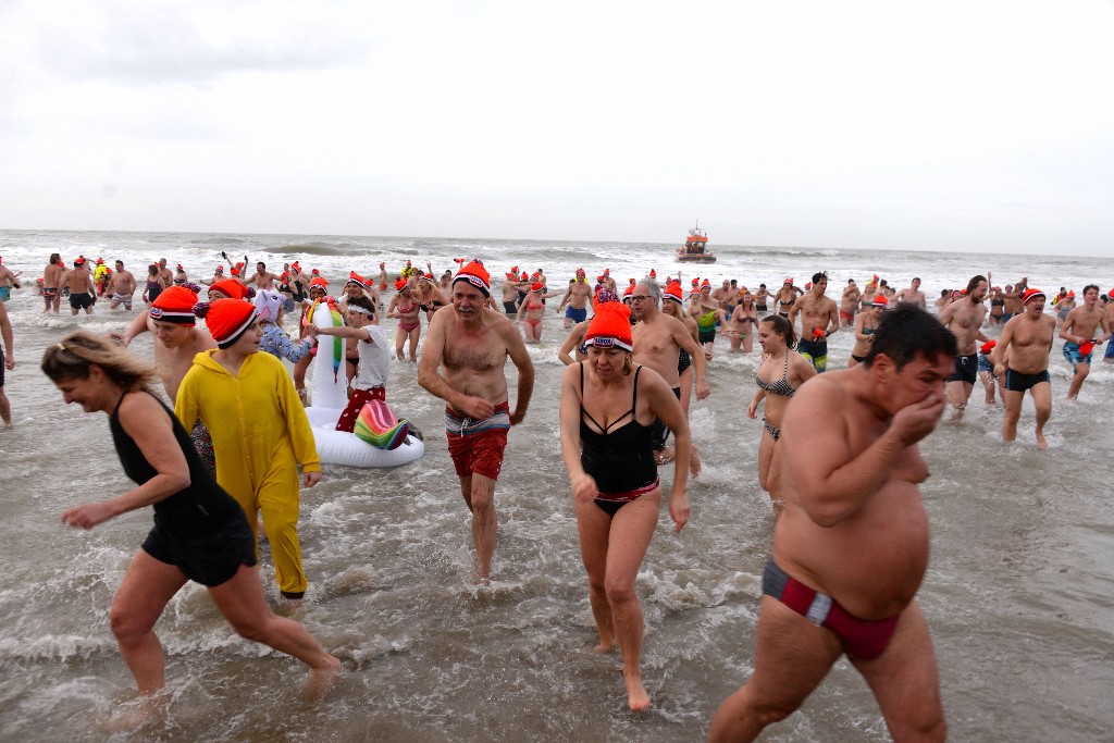 ../Images/Nieuwjaarsduik Nederzandt 2018 091.jpg
